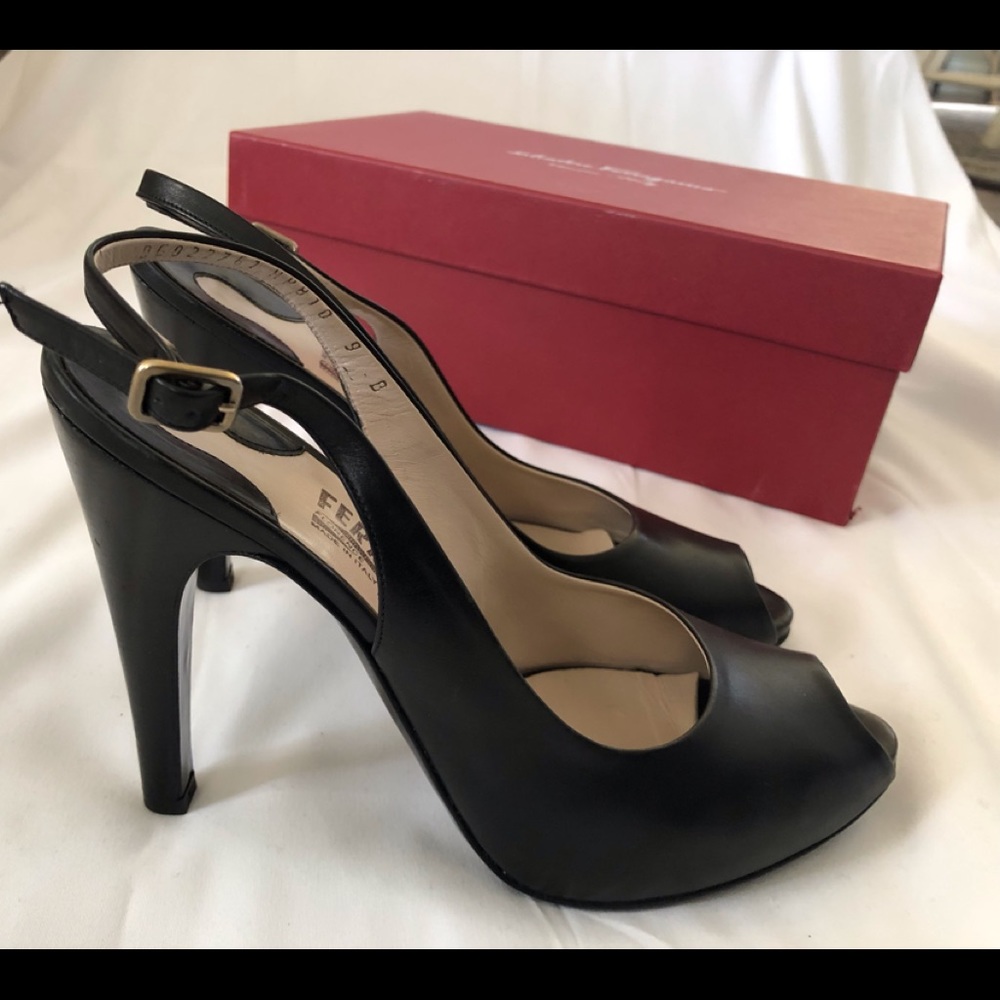 SALVATORE FERRAGAMO SLING BACK PEEP TOE